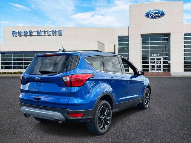 Photo of 2019 Lightning Blue Metallic Ford Escape