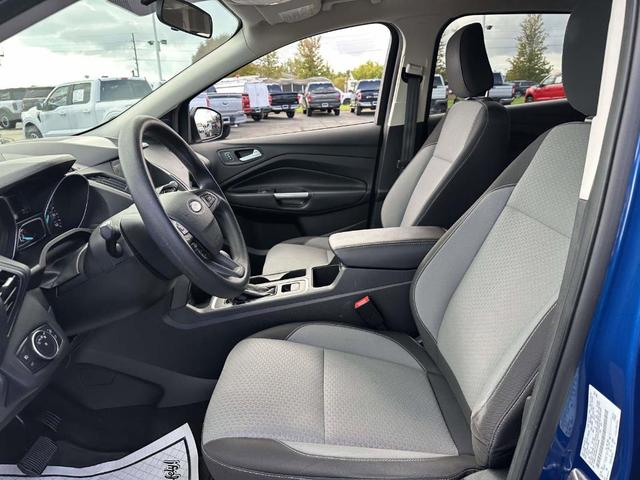 Photo of 2019 Lightning Blue Metallic Ford Escape