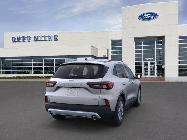 Photo of 2025 Star White Ford Escape