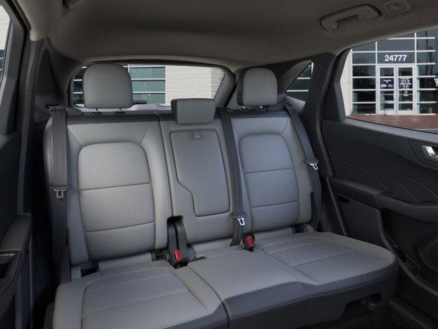 Photo of 2025 Star White Ford Escape