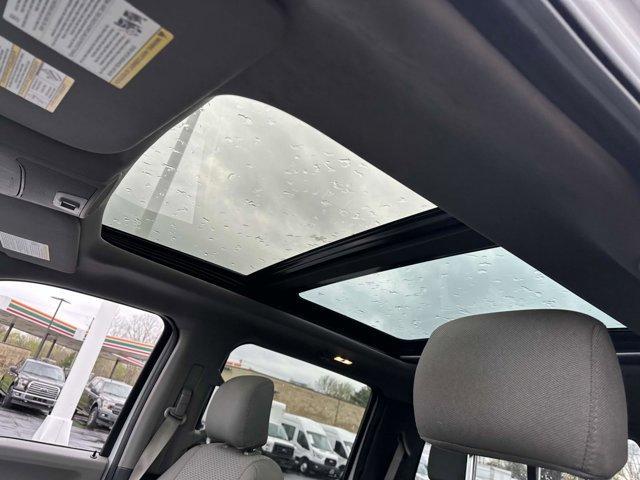 Photo of 2016 Oxford White Ford F-150