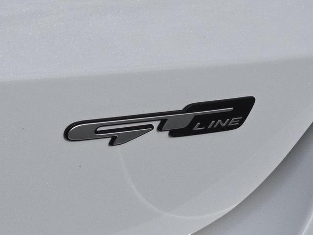 Photo of 2022 Glacial White Pearl Kia K5