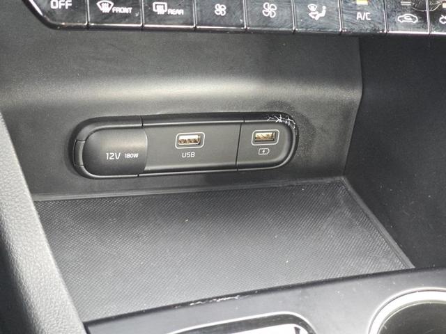 Photo of 2022 Glacial White Pearl Kia K5