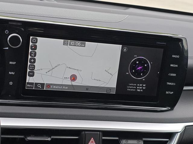 Photo of 2022 Glacial White Pearl Kia K5