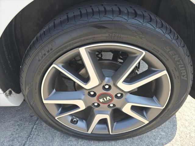 Photo of 2021 Snow White Pearl Kia Soul