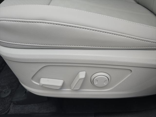 Photo of 2025 Ebony Kia Sorento
