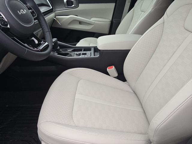Photo of 2025 Ebony Kia Sorento