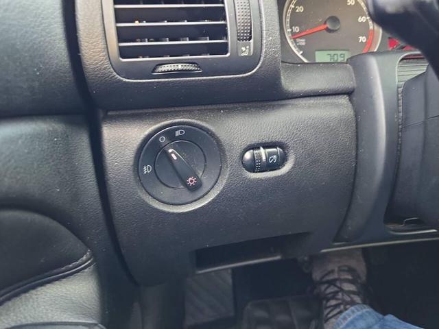 Photo of 2001 Indigo Blue PL Volkswagen Passat