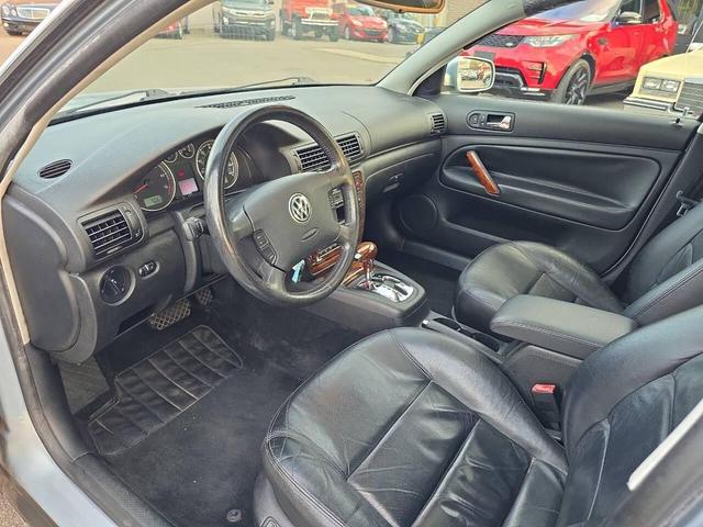 Photo of 2001 Indigo Blue PL Volkswagen Passat