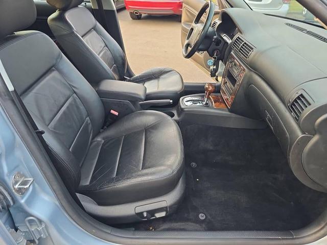 Photo of 2001 Indigo Blue PL Volkswagen Passat