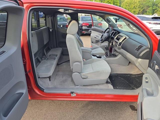 Photo of 2005 Orange Toyota Tacoma