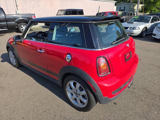 Photo of 2010 Chili Red MINI Cooper S