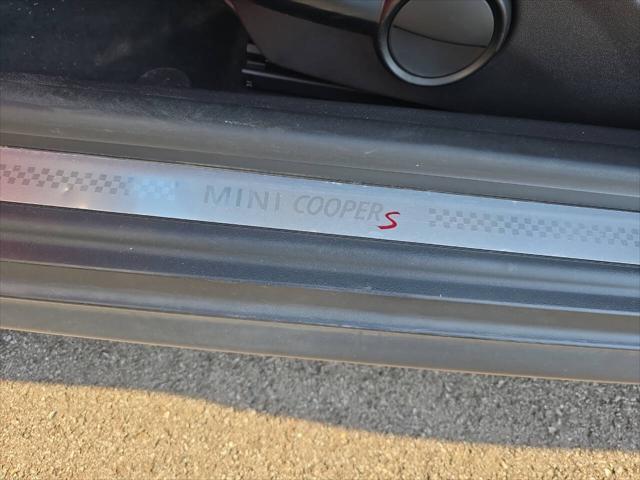 Photo of 2010 Chili Red MINI Cooper S