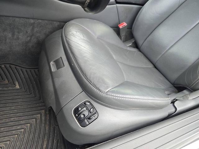 Photo of 2004 Orion Blue Metallic Mercedes-Benz SL-Class