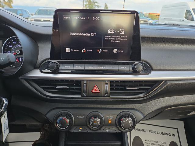 Photo of 2023 Snow White Pearl Kia Forte