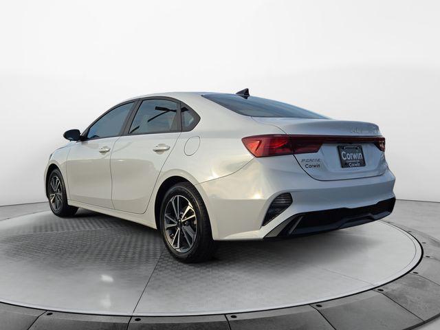 Photo of 2023 Snow White Pearl Kia Forte