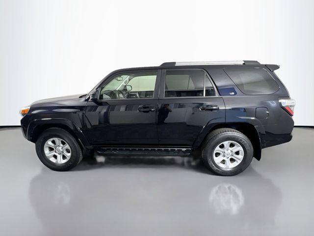 Photo of 2022 Midnight Black Metallic Toyota 4Runner