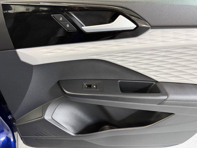 Photo of 2024 Dusk Blue Metallic Volkswagen Taos