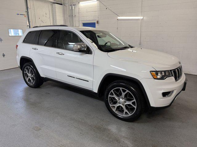 Photo of 2019 Bright White Clearcoat Jeep Grand Cherokee