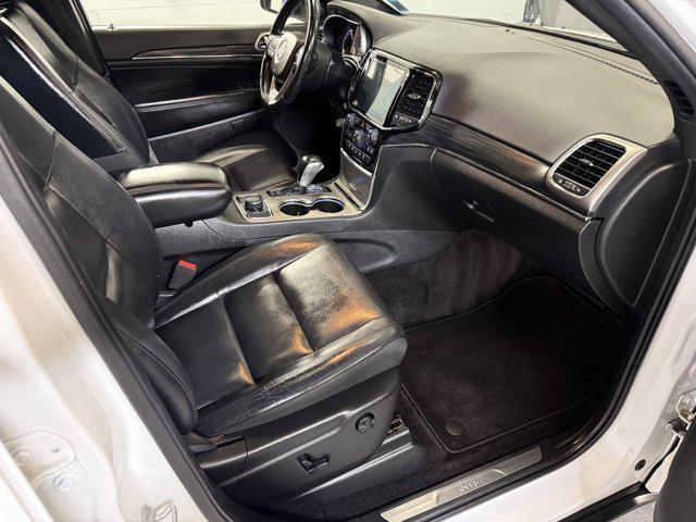 Photo of 2019 Bright White Clearcoat Jeep Grand Cherokee