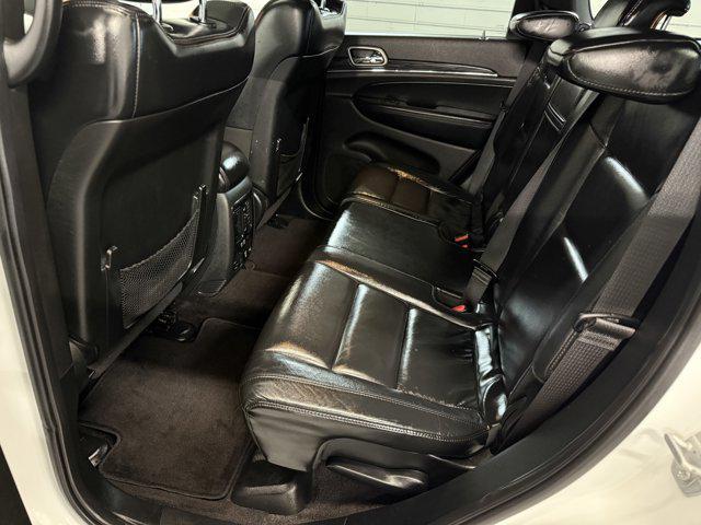 Photo of 2019 Bright White Clearcoat Jeep Grand Cherokee