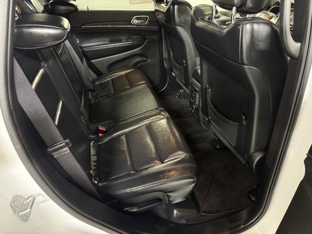 Photo of 2019 Bright White Clearcoat Jeep Grand Cherokee