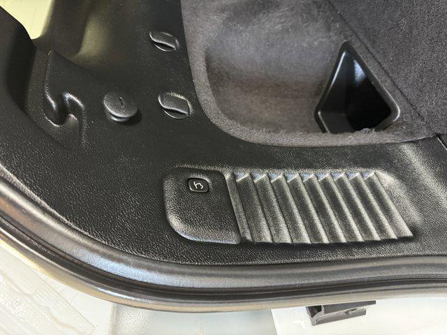 Photo of 2019 Bright White Clearcoat Jeep Grand Cherokee