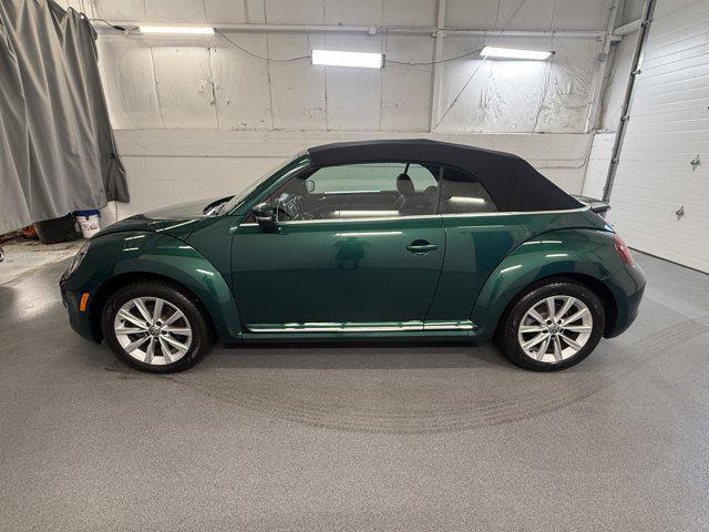 Photo of 2018 Bottle Green Metallic/Beige Roof Volkswagen Beetle