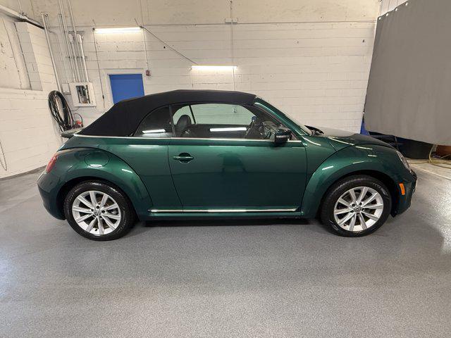 Photo of 2018 Bottle Green Metallic/Beige Roof Volkswagen Beetle