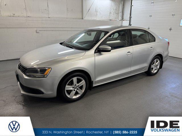 Photo of 2012 Platinum Gray Metallic Volkswagen Jetta