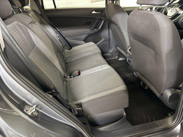 Photo of 2019 Platinum Gray Metallic Volkswagen Tiguan