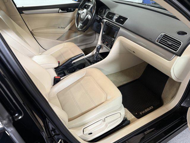 Photo of 2015 Black Uni Volkswagen Passat