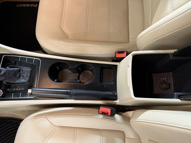Photo of 2015 Black Uni Volkswagen Passat