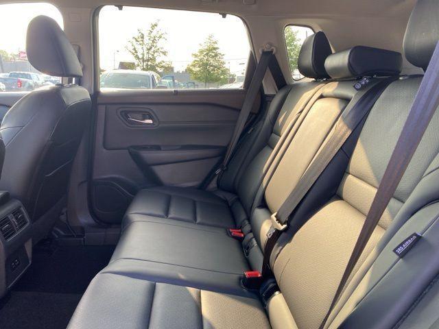 Photo of 2023 Brilliant Silver Metallic Nissan Rogue