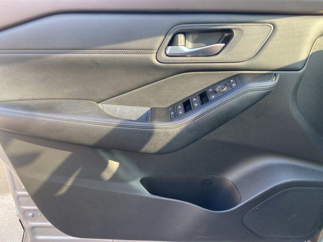 Photo of 2023 Brilliant Silver Metallic Nissan Rogue