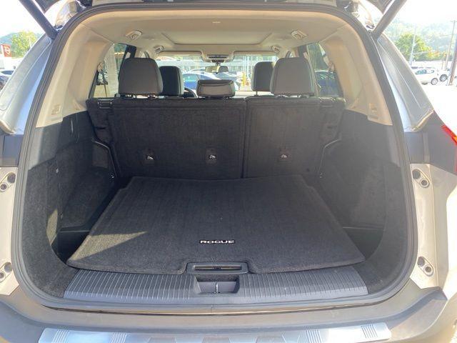 Photo of 2023 Brilliant Silver Metallic Nissan Rogue