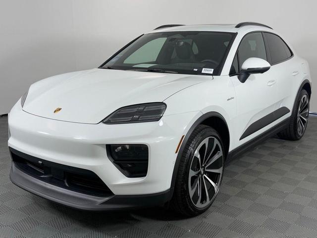 Photo of 2024 White Porsche Macan