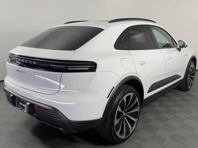 Photo of 2024 White Porsche Macan