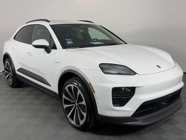 Photo of 2024 White Porsche Macan