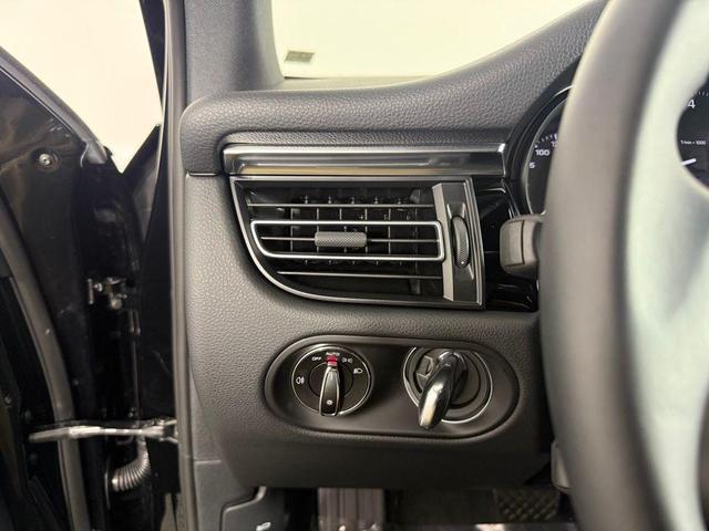 Photo of 2024 Black Porsche Macan