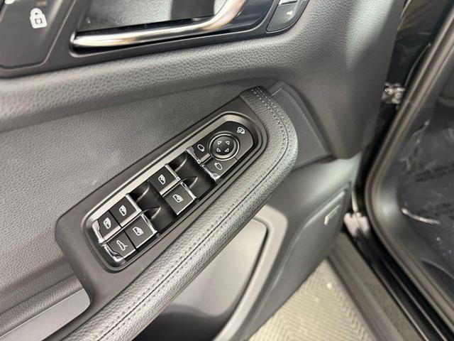 Photo of 2024 Black Porsche Macan