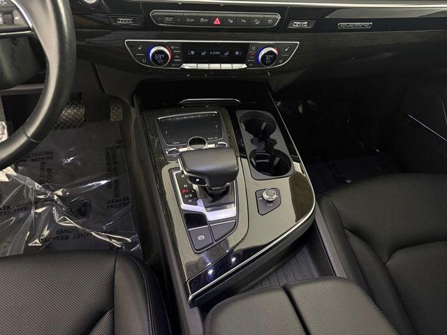 Photo of 2019 Orca Black Metallic Audi Q7
