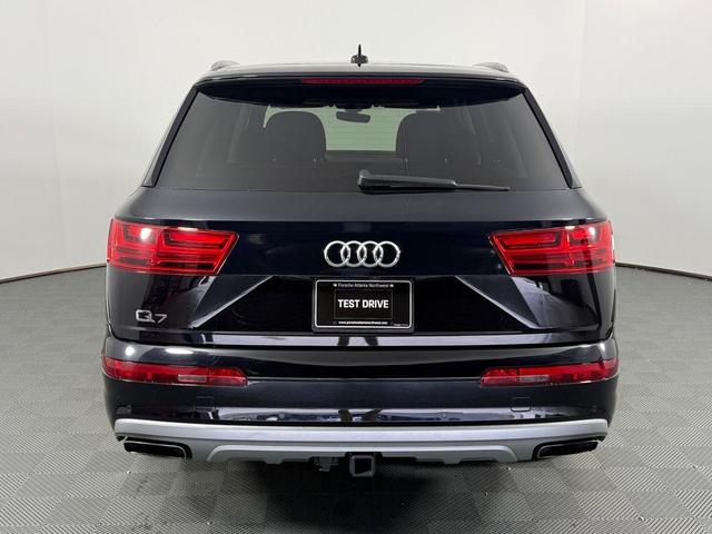 Photo of 2019 Orca Black Metallic Audi Q7