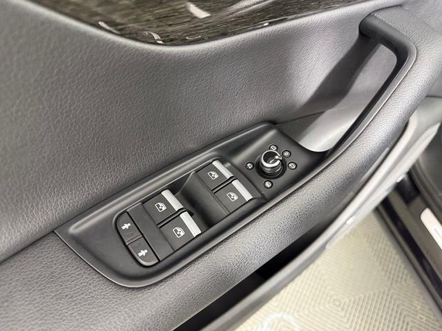 Photo of 2019 Orca Black Metallic Audi Q7