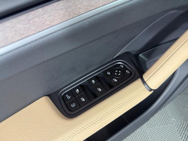 Photo of 2025 Gray Porsche Cayenne E-Hybrid