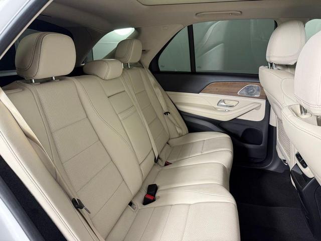 Photo of 2022 Polar White Mercedes-Benz GLE 350