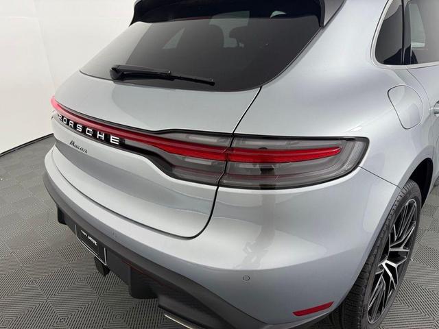 Photo of 2025 Dolomite Gray Porsche Macan
