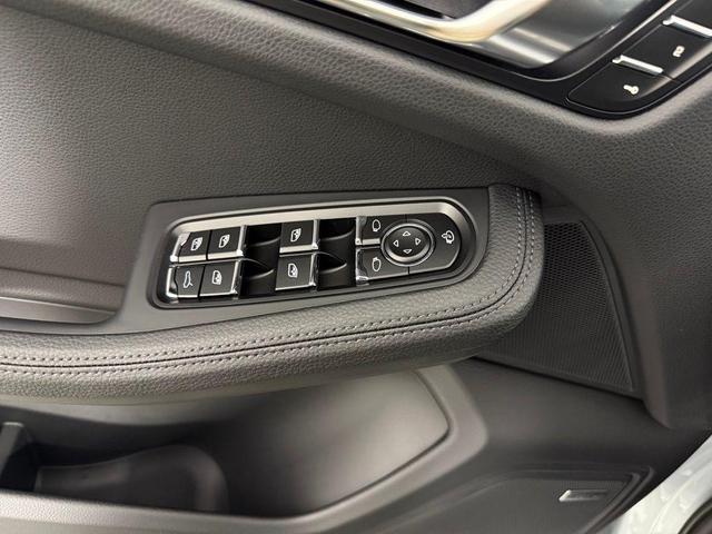 Photo of 2025 Dolomite Gray Porsche Macan