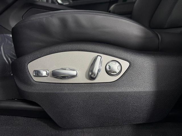 Photo of 2025 Dolomite Gray Porsche Macan