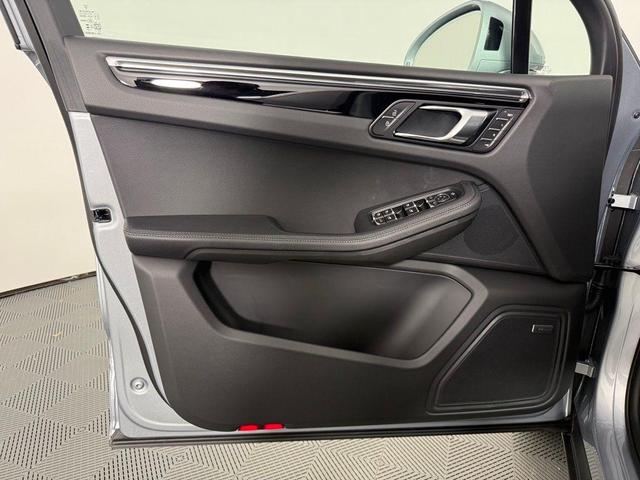 Photo of 2025 Dolomite Gray Porsche Macan